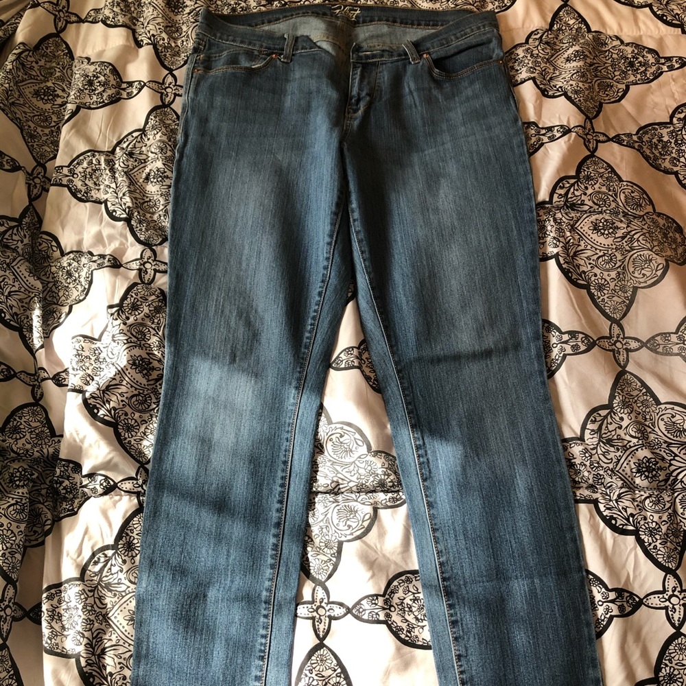 🎃5 for $25 Old Navy Flirt Jeans